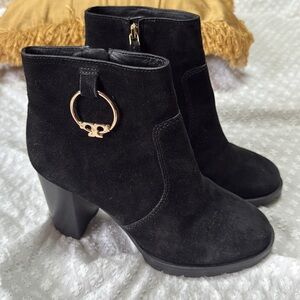 Tory Burch Sofia Lug Sole Black Suede Bootie size 8.5